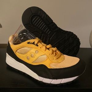 Bruce Lee Men’s Saucony Runner Size 10